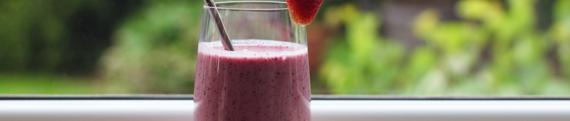 A delicious strawberry flavoured KicStart VLCD meal replacement shake.